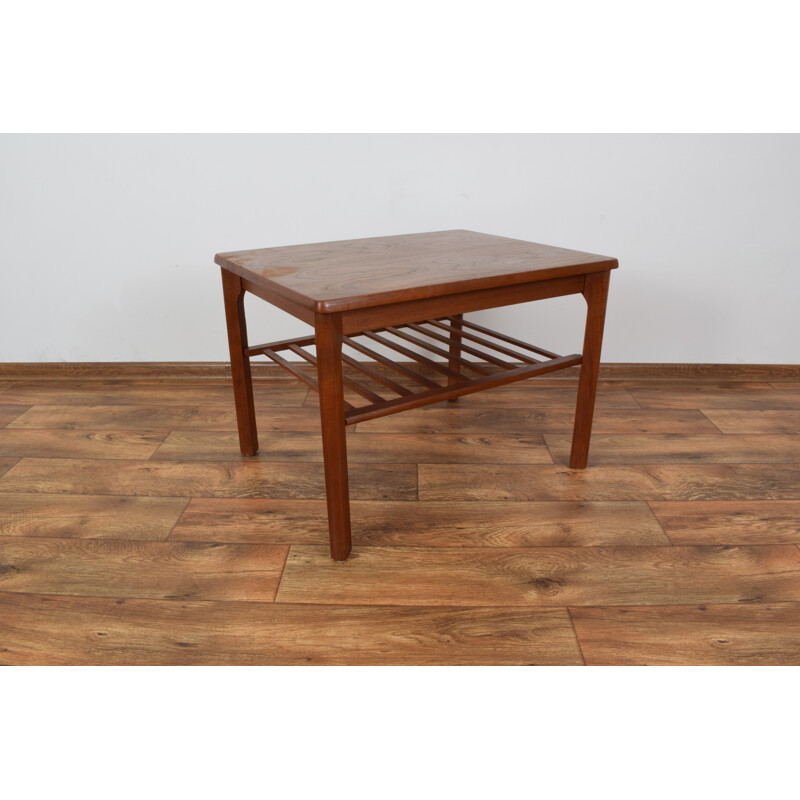 Vintage Danish coffee table in teak by Toften Møbelfabrikken