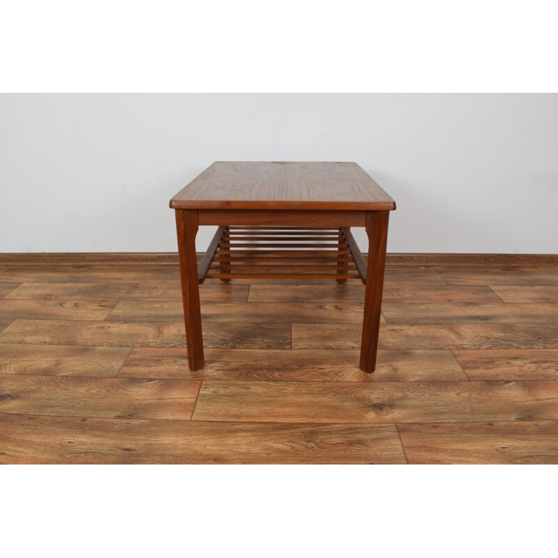 Vintage Danish coffee table in teak by Toften Møbelfabrikken