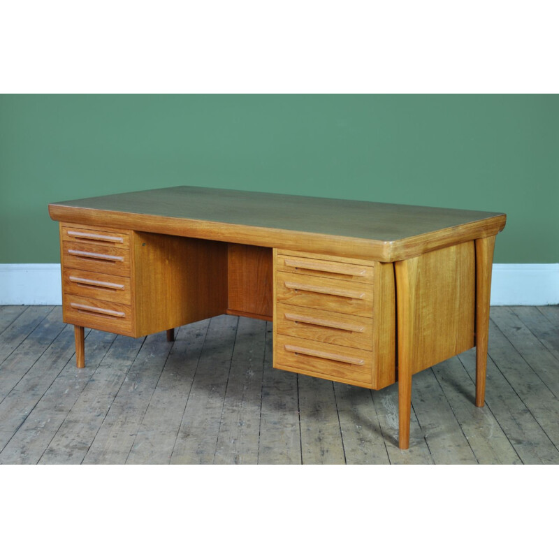Vintage scandinavian desk for Faarup in brown teak 1960