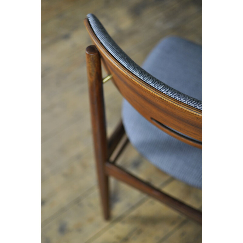 Set of 4 vintage dining chair in teak and Kvadrat's Umami fabric