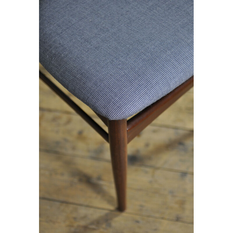 Set of 4 vintage dining chair in teak and Kvadrat's Umami fabric