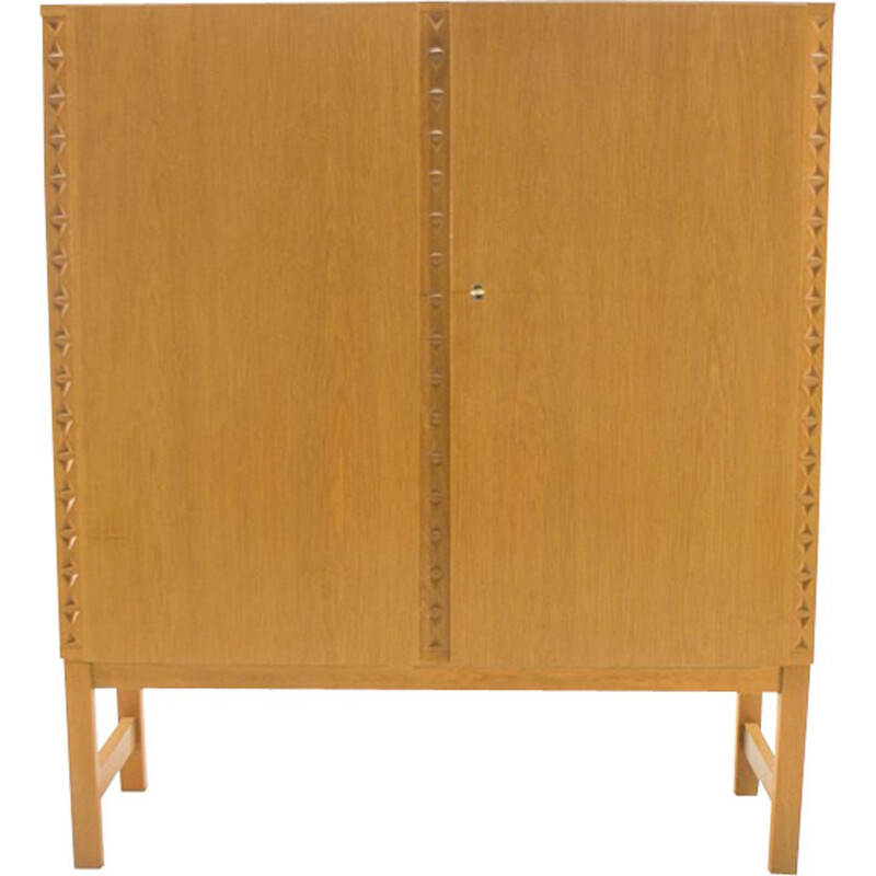 Vintage beige highboard in wood