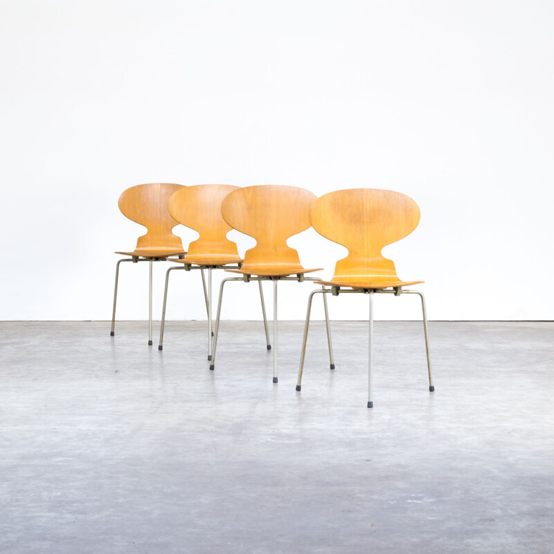 Set of 4 Ant chairs by Arne Jacobsen for Fritz Hansen