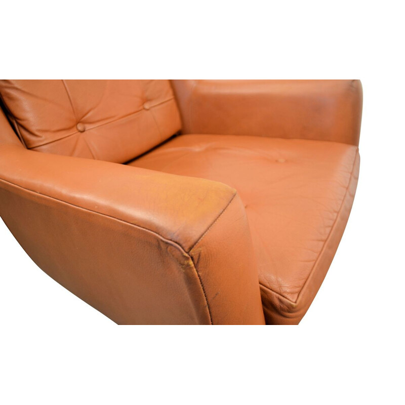 Suite de 2 fauteuils pivotants en cuir par Skjold Sorensen