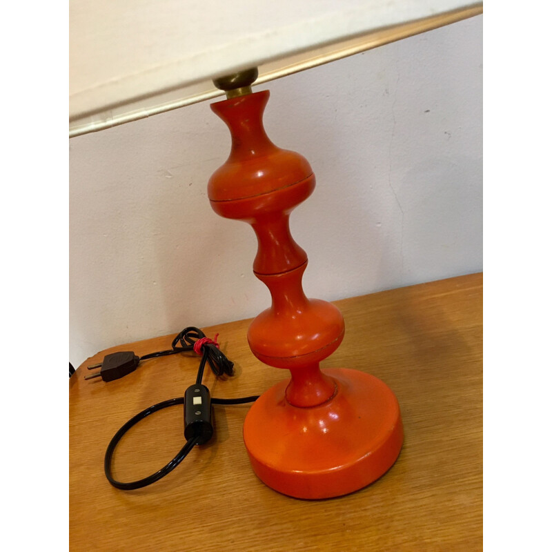 Lampe de table vintage orange en bois tourné