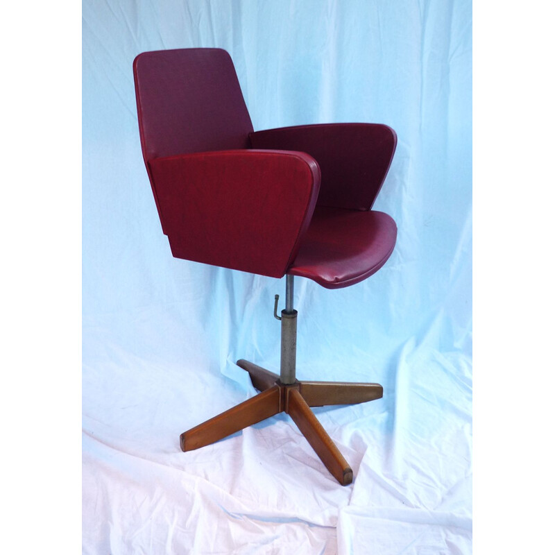 Vintage red vinyl chair