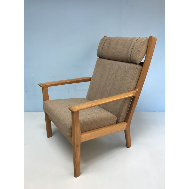 Vintage armchair by Hans Wegner