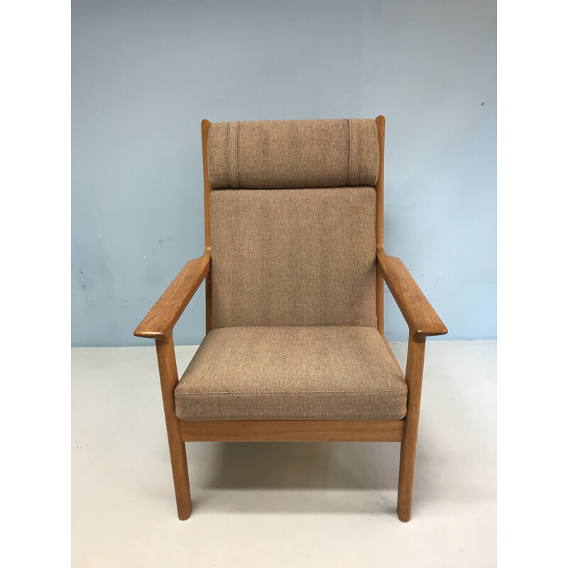 Vintage armchair by Hans Wegner