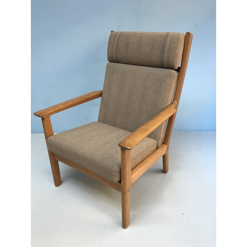 Vintage armchair by Hans Wegner