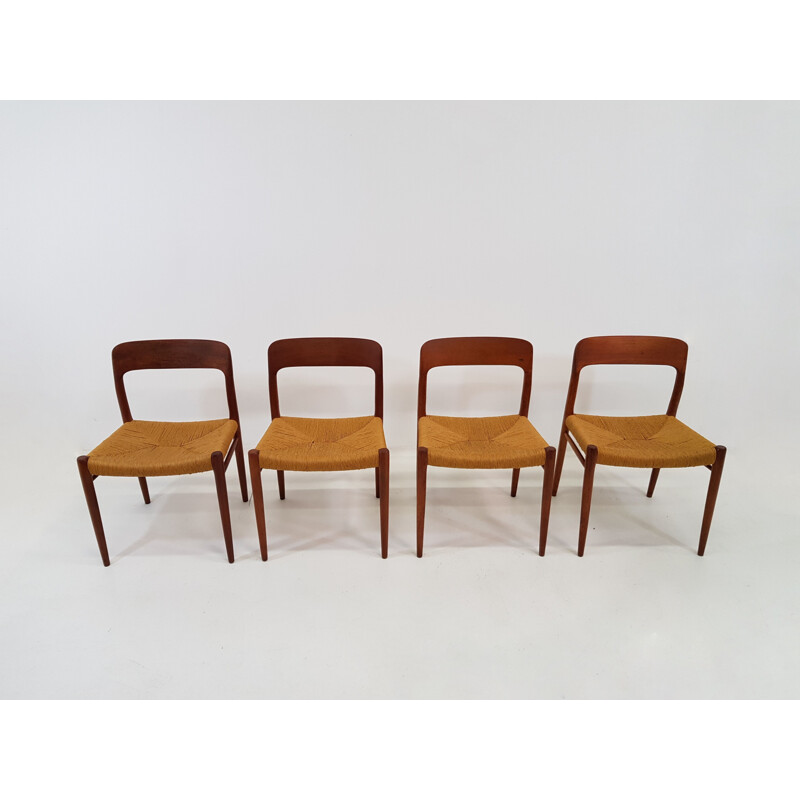 Ensemble de 4 chaises vintage en bois et paille pour J.L.Mollers Mobel Fabrik