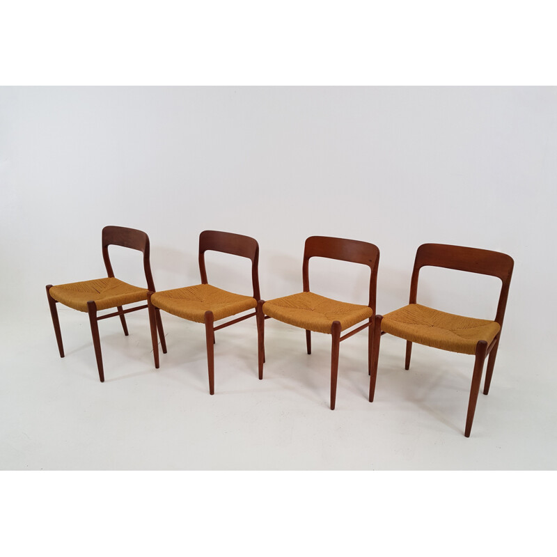 Ensemble de 4 chaises vintage en bois et paille pour J.L.Mollers Mobel Fabrik