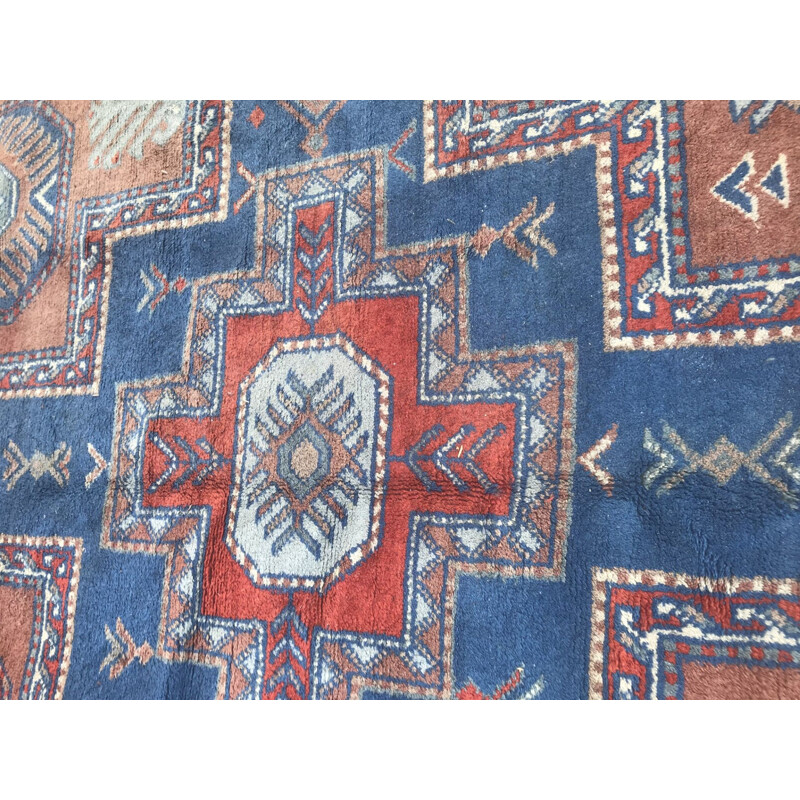 Tapis vintage Sinkiang bleu et rouge en laine et coton 1970