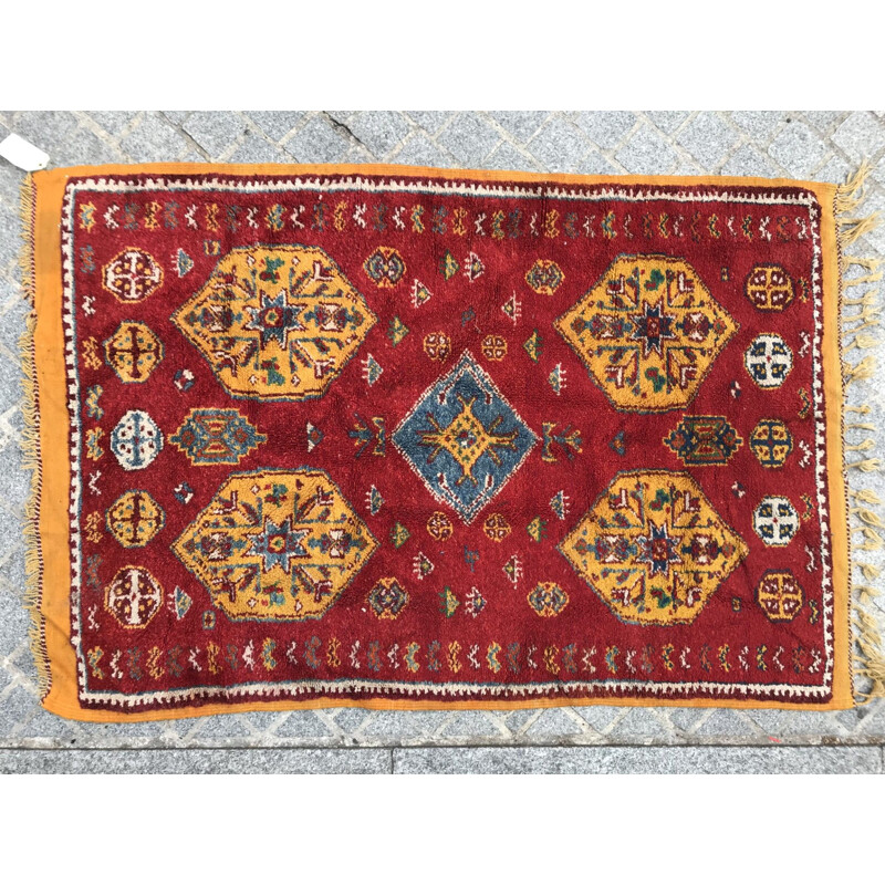 Tapis marocain rouge en laine