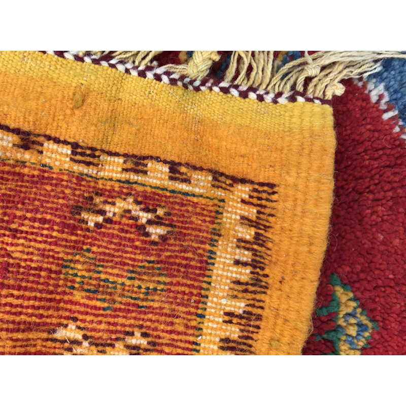 Tapis marocain rouge en laine