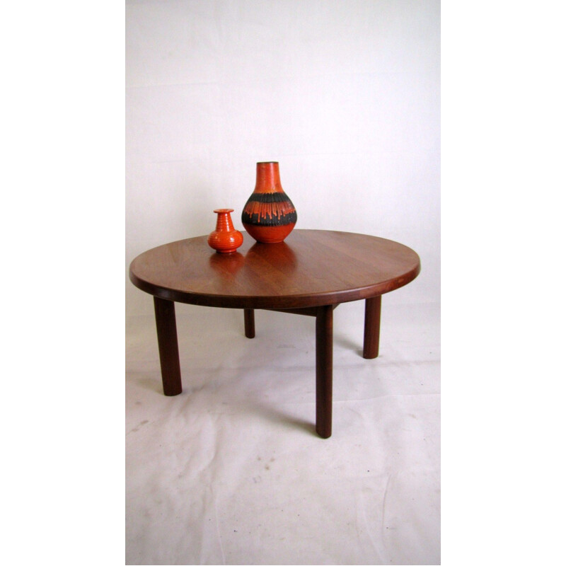 Vintage round danish coffee table in teak from Nils Bach