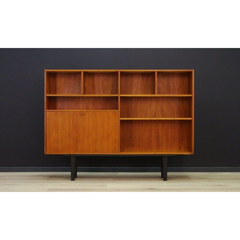 Vintage danish bookcase in teak