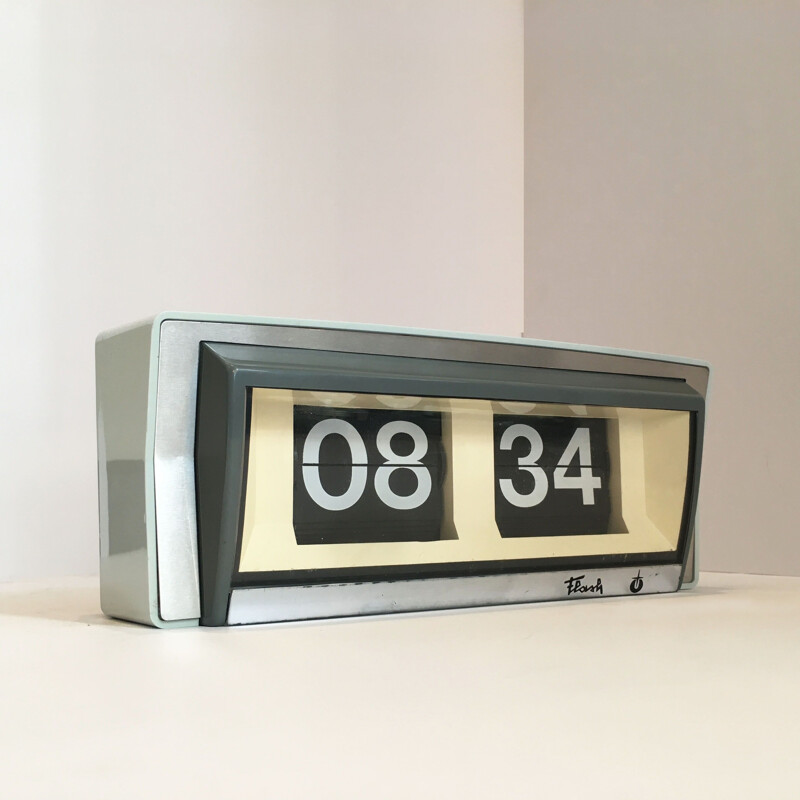 Horloge à guichets vintage par Flash
