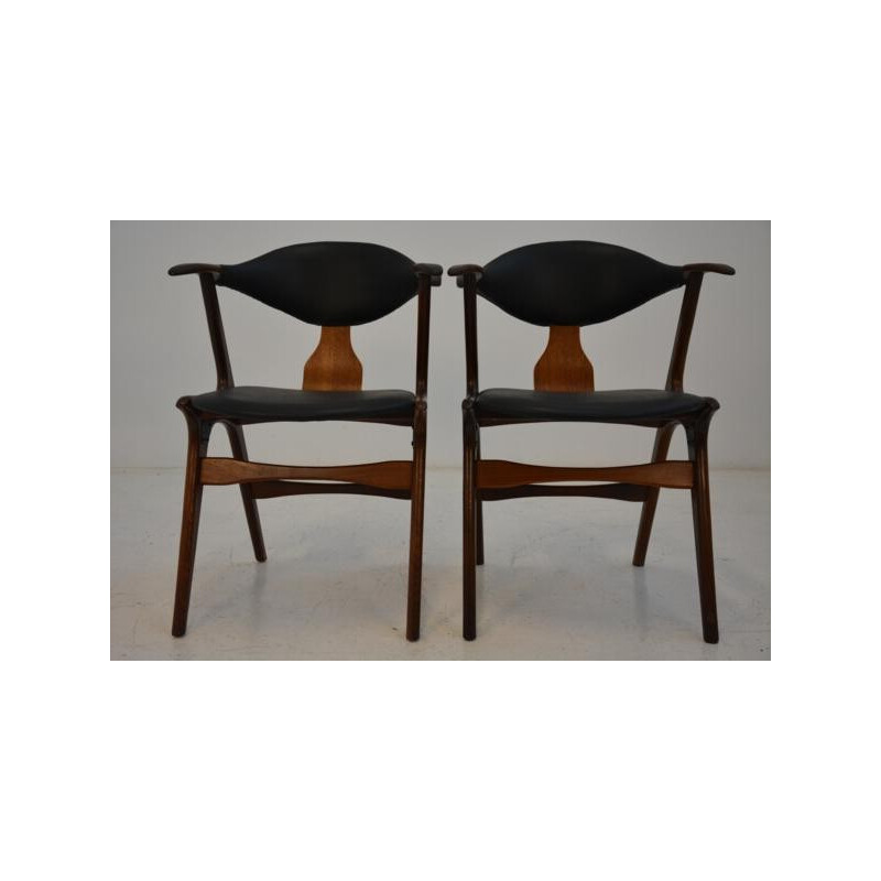 Paire de chaises à bras "Cow Horn" en simili-cuir noir et teck, Louis VAN TEEFFELEN - 1950