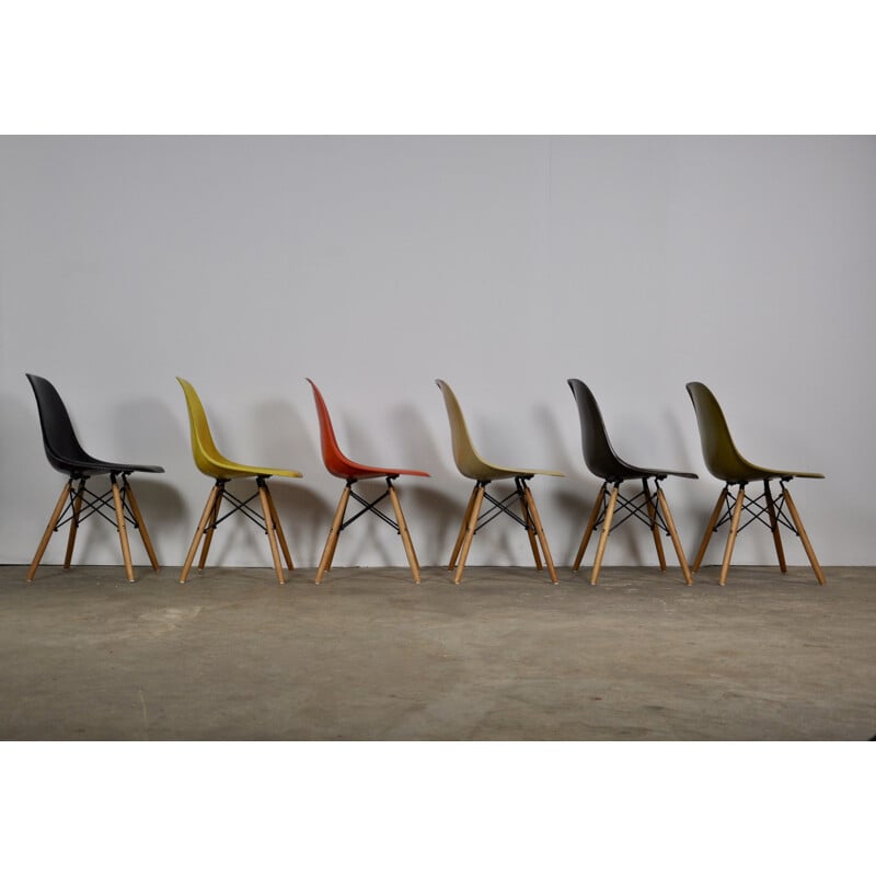Suite de 6 chaises vintage DSW par Charles et Ray Eames pour Herman Miller 1970