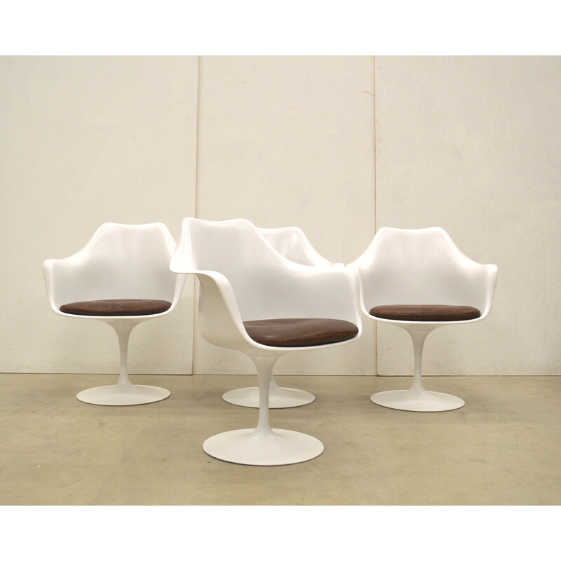 Set of 4 vintage armchairs by Eero Saarinen for Knoll International