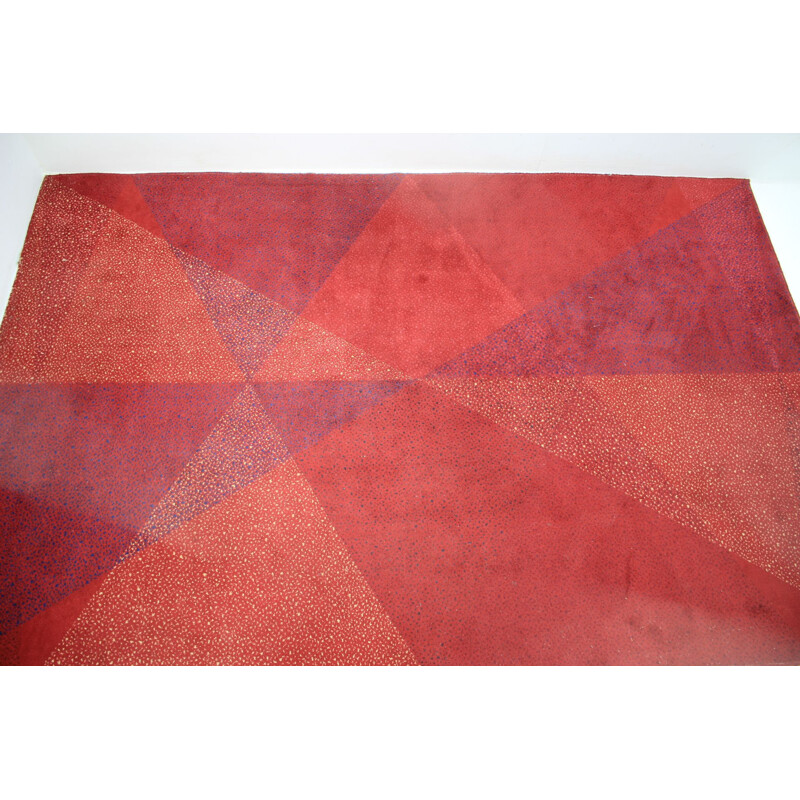 Alfombra geométrica vintage de lana roja, 1970