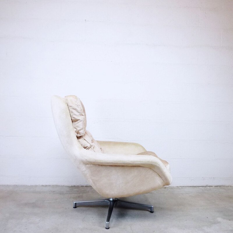 Vintage white armchair "Form 7" by Alf Svensson for Dux