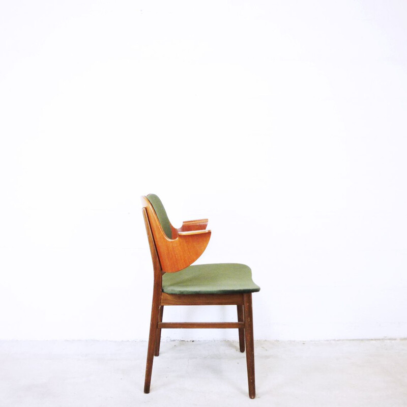 Set of 2 vintage Scandinavian 107 armchairs by Hans Olsen