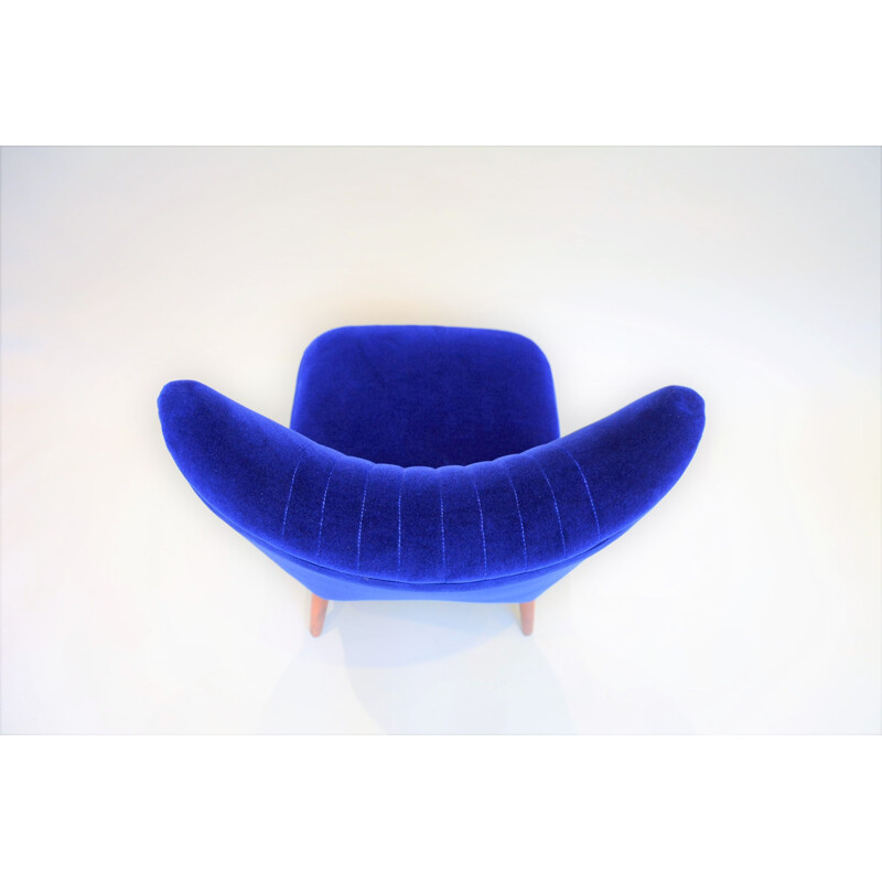 Vintage blue velvet Cocktail armchair