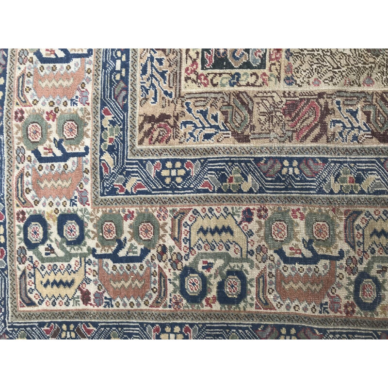 Vintage Turkish rug in wool