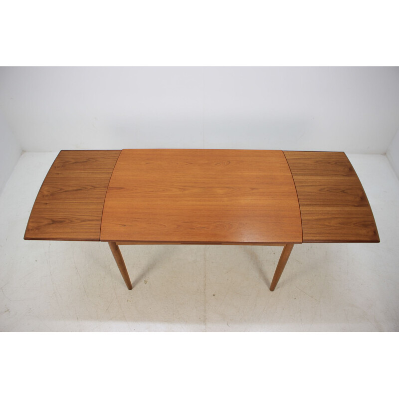 Vintage danish teak extendable table 1960