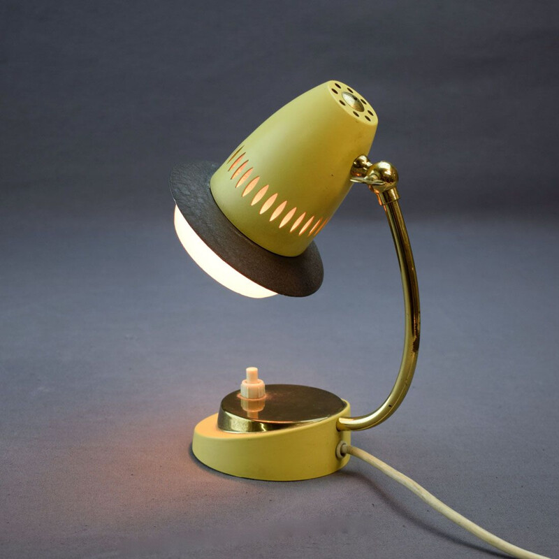 Lampe de chevet vintage jaune en acier et verre 1950