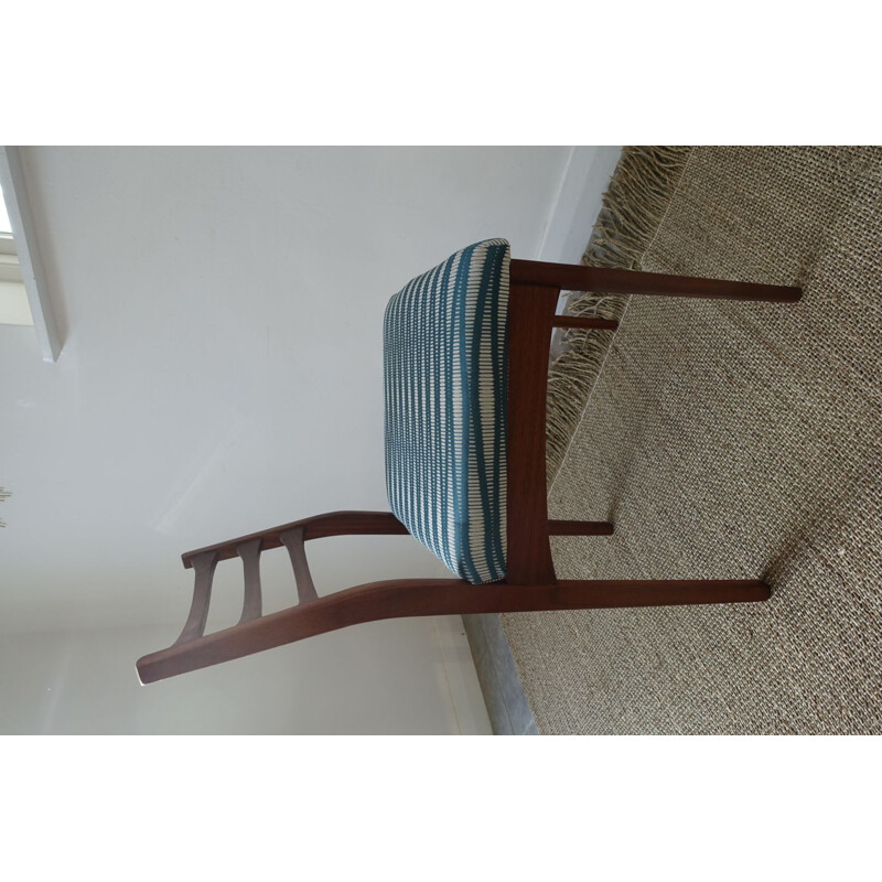 Ensemble de 2 chaises vintage scandinaves en tissu bleu et bois
