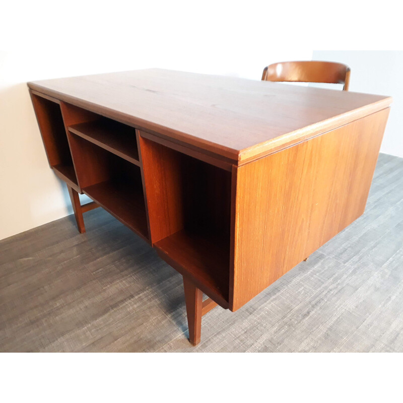 Vintage danish desk in solid teak 1960