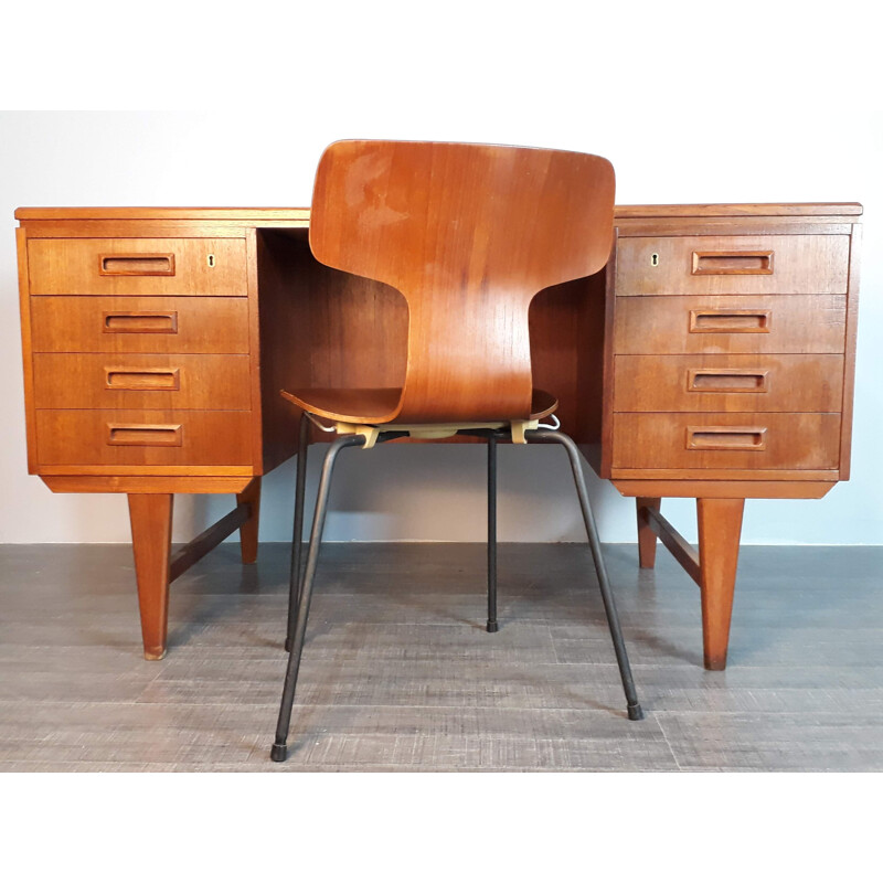 Vintage danish desk in solid teak 1960