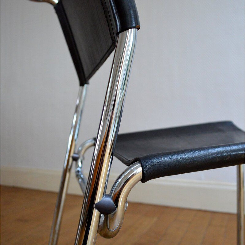 Set of 2 vintage chairs in chromed metal and leather