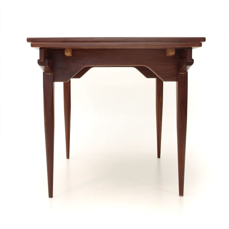 Vintage extendable table in teak