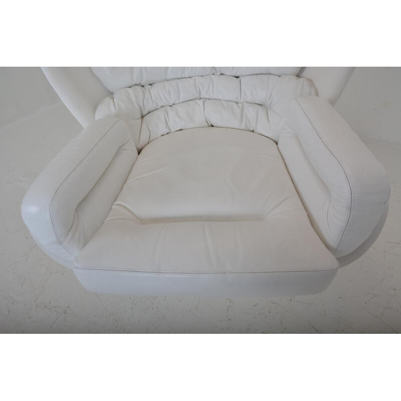 Vintage armchair "Elda" in white leather by Joe Colombo for Comfort Italy