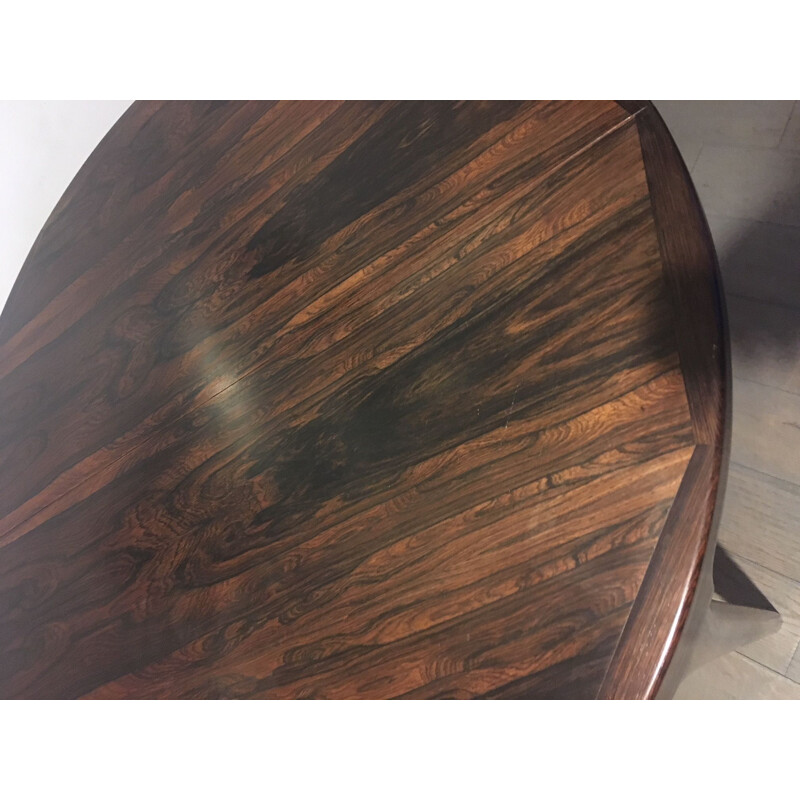 Vintage round Scandinavian dining table in rosewood by Kofod Larsen