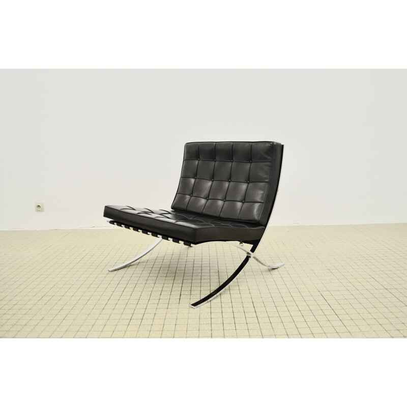Vintage lounge chair "Barcelona" by Knoll