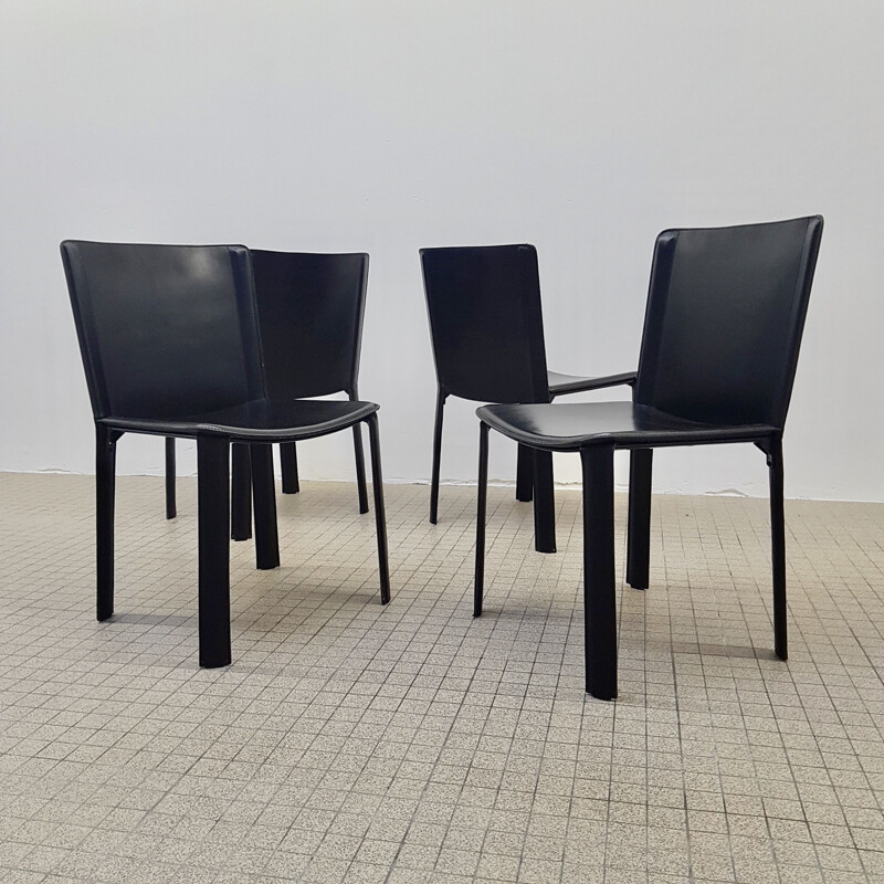 Suite de 4 chaises vintage en cuir 1970