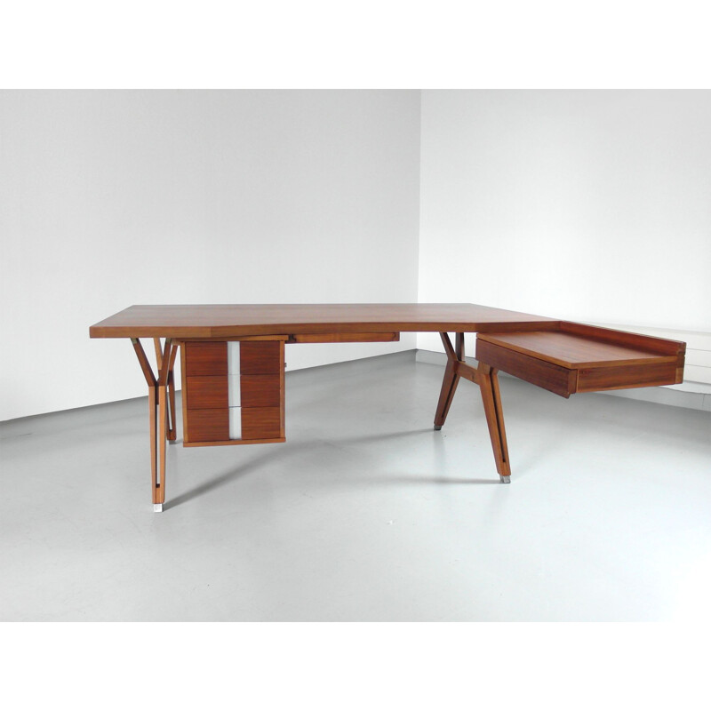 Vintage Italian executive desk in walnut by Ico Parisi for Mim Roma