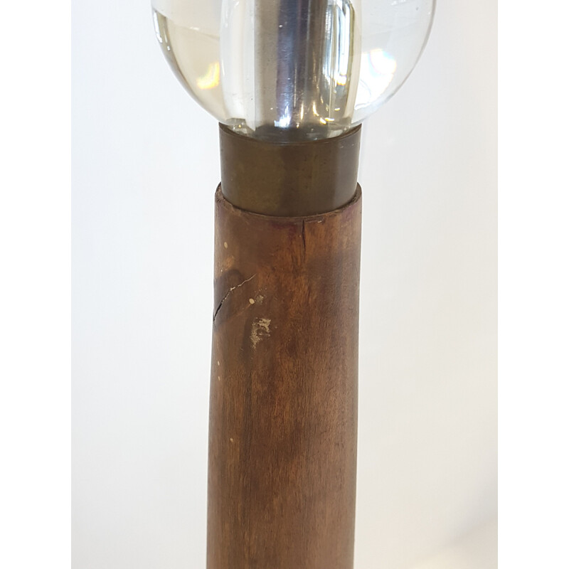 Lámpara de pie vintage de roble y cristal, Francia 1950