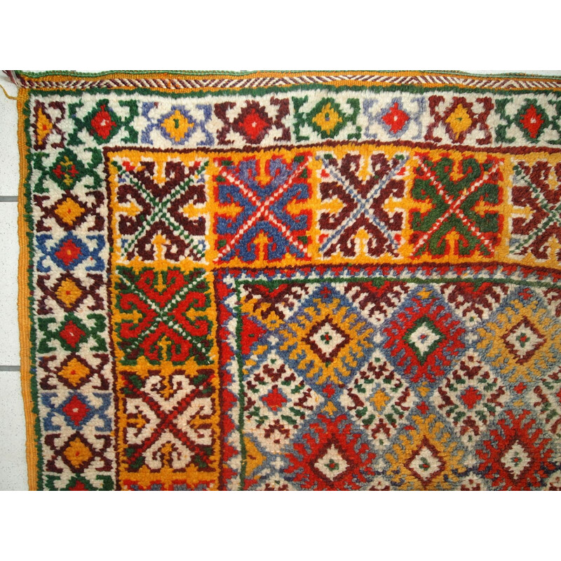 Tapis vintage berbère marocain fait-main