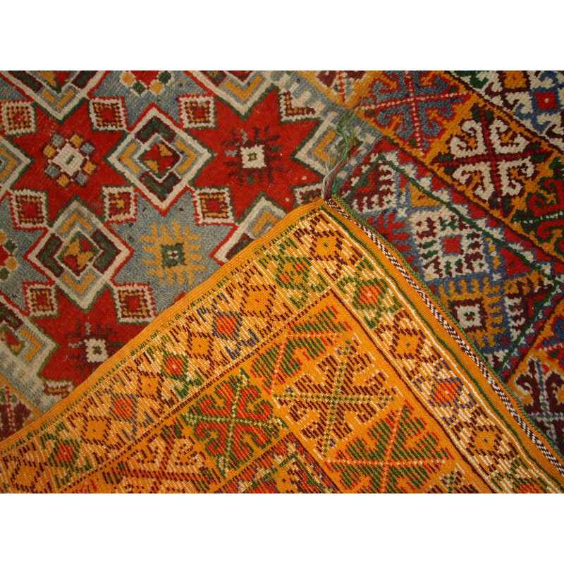 Tapis vintage berbère marocain fait-main