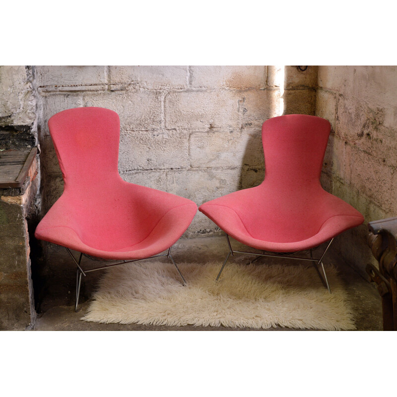 Suite de 2 fauteuils vintage Bird roses par Harry Bertoia