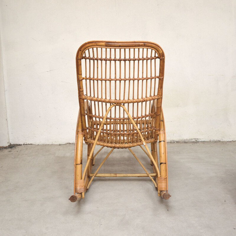 Chaise à bascule vintage en rotin