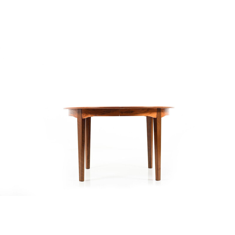 Vintage round Danish dining table in rosewood