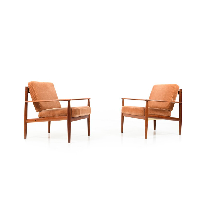 Set of 2 vintage armchairs model 118 by Grete Jalk