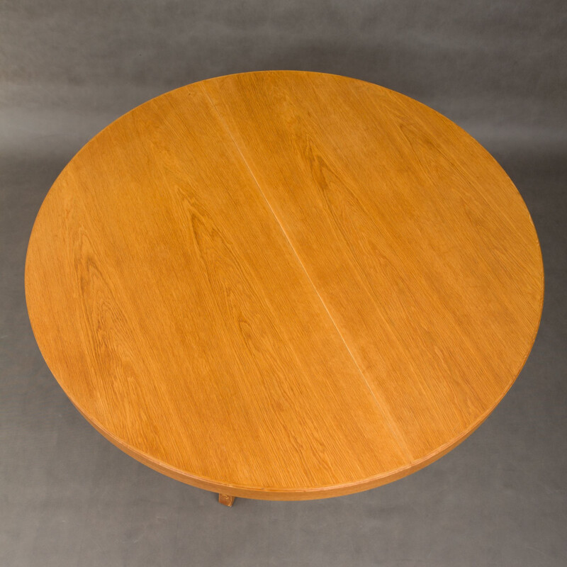 Vintage round Danish table in oak