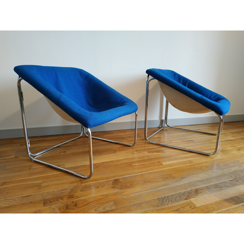 Paire de fauteuils bleus au design cubique